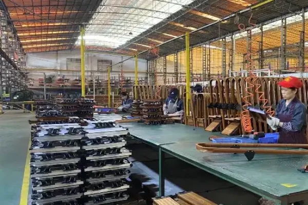 Aluminum ladder production workshop